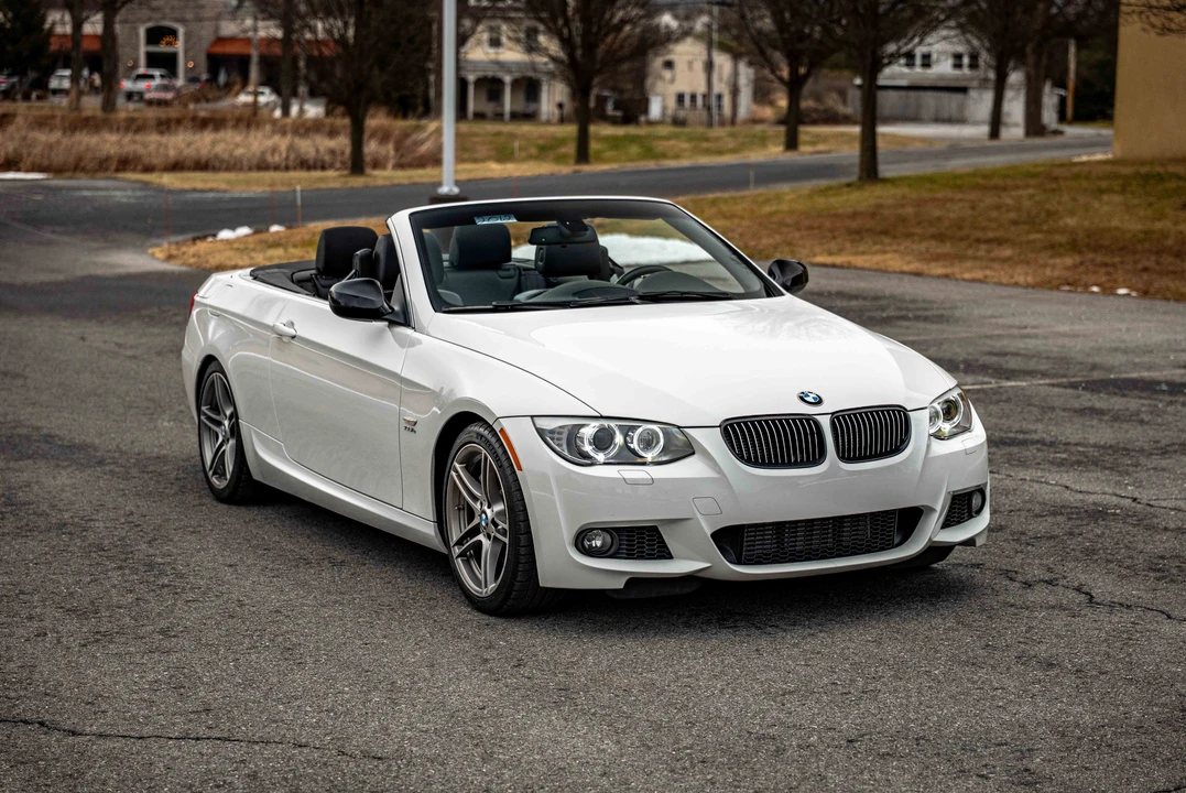 2011 BMW E93 335i Convertible - Image 12 of 31
