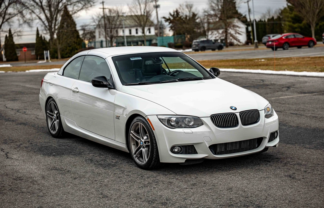 2011 BMW E93 335i Convertible - Image 9 of 31