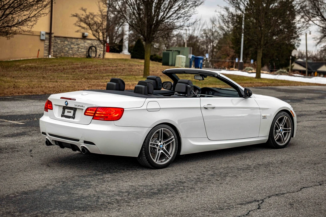 2011 BMW E93 335i Convertible - Image 25 of 31