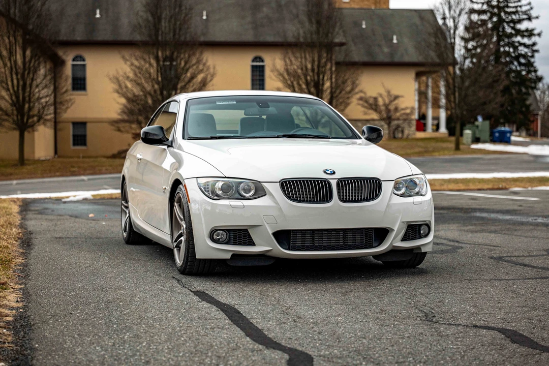2011 BMW E93 335i Convertible - Image 13 of 31