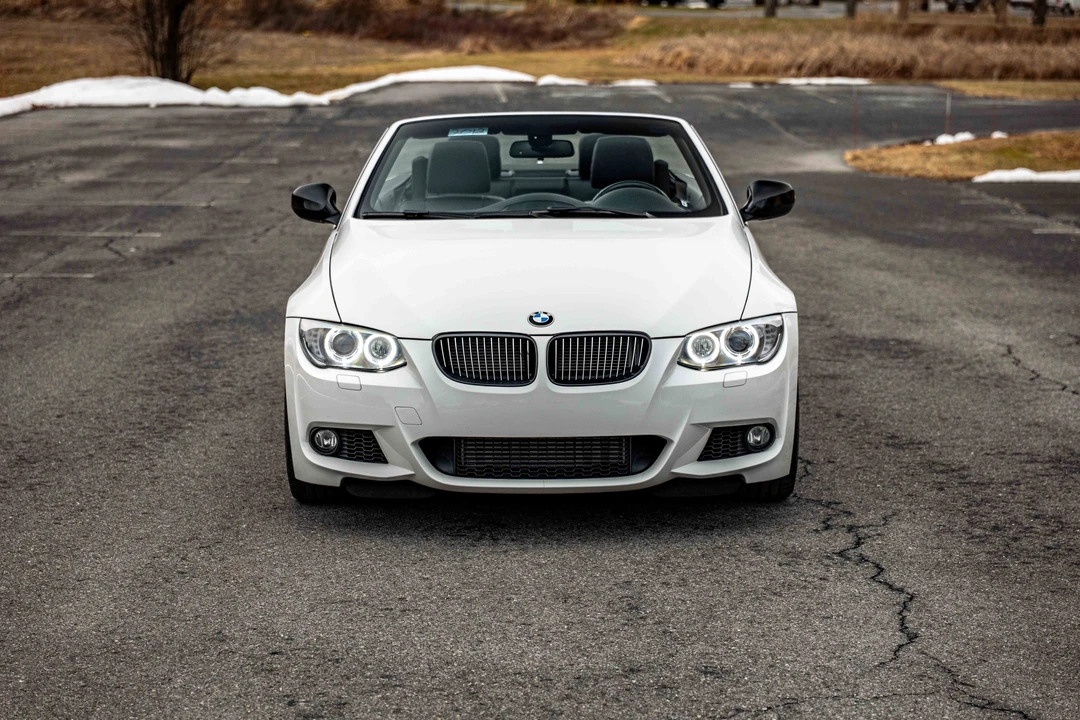 2011 BMW E93 335i Convertible - Image 15 of 31