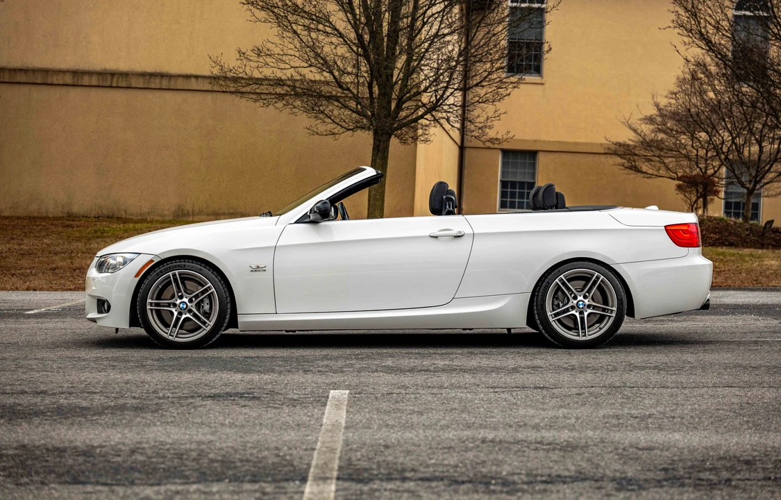 2011 BMW E93 335i Convertible - Image 8 of 31