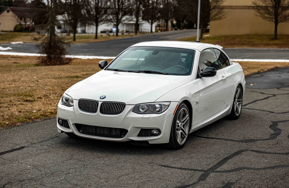 2011 BMW E93 335i Convertible - Image 26 of 31