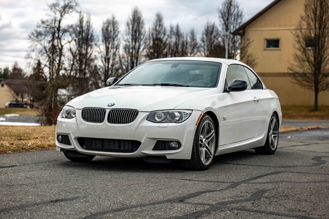 2011 BMW E93 335i Convertible - Image 22 of 31