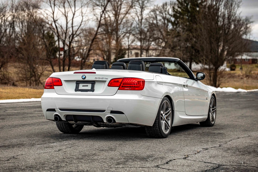 2011 BMW E93 335i Convertible - Image 16 of 31