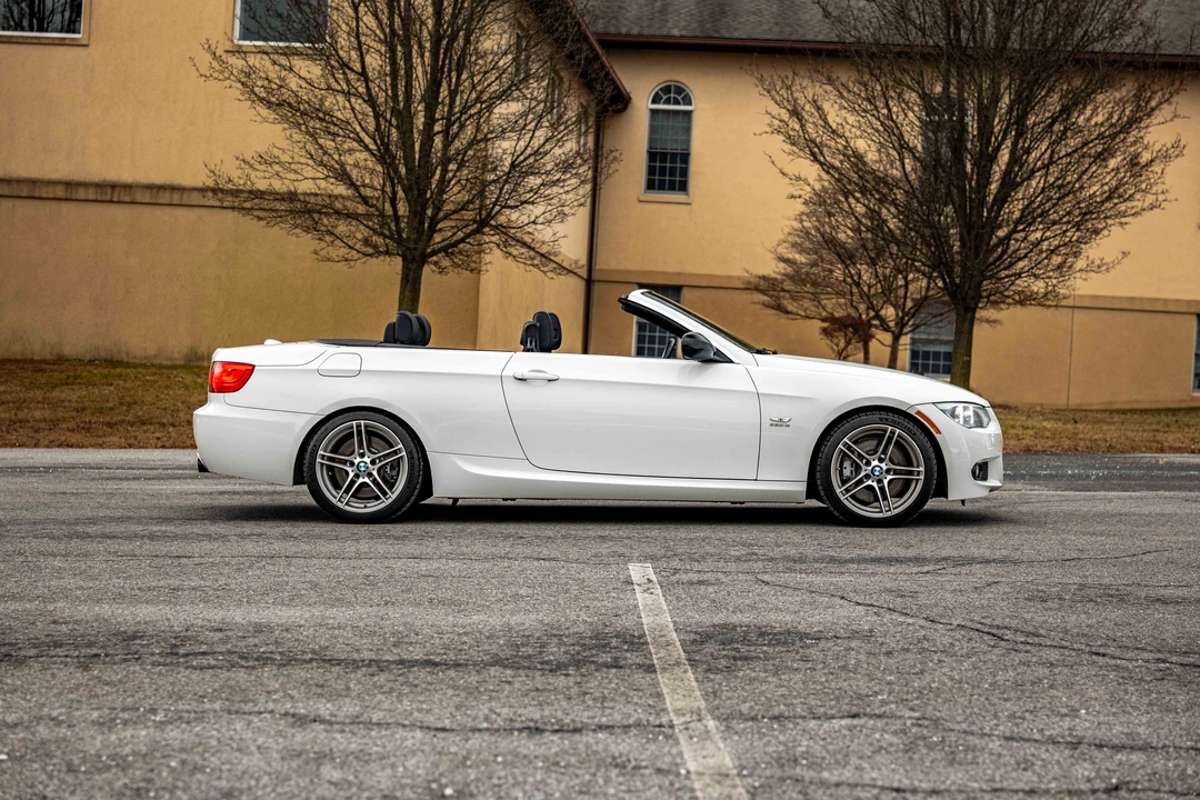 2011 BMW E93 335i Convertible - Image 24 of 31