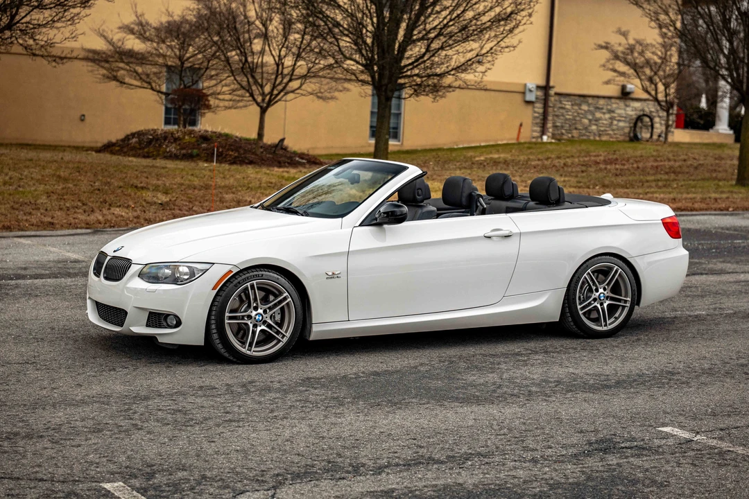 2011 BMW E93 335i Convertible - Image 2 of 31