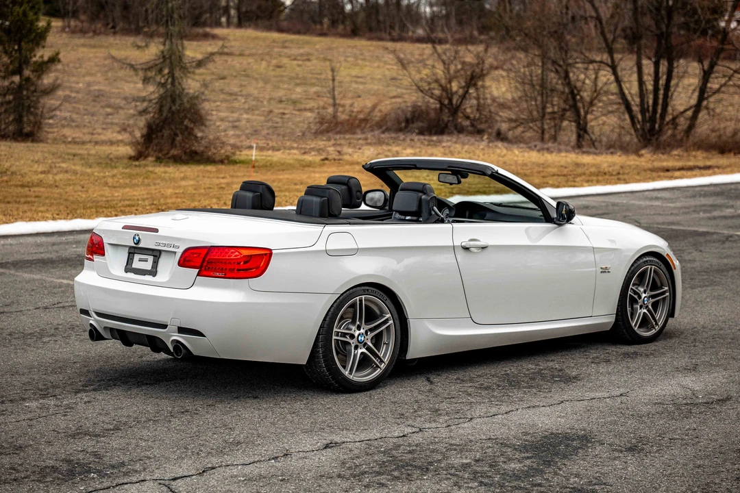 2011 BMW E93 335i Convertible - Image 17 of 31