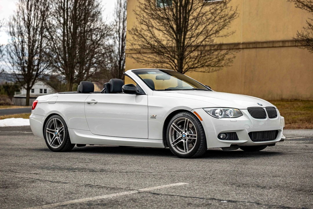 2011 BMW E93 335i Convertible - Image 2 of 31