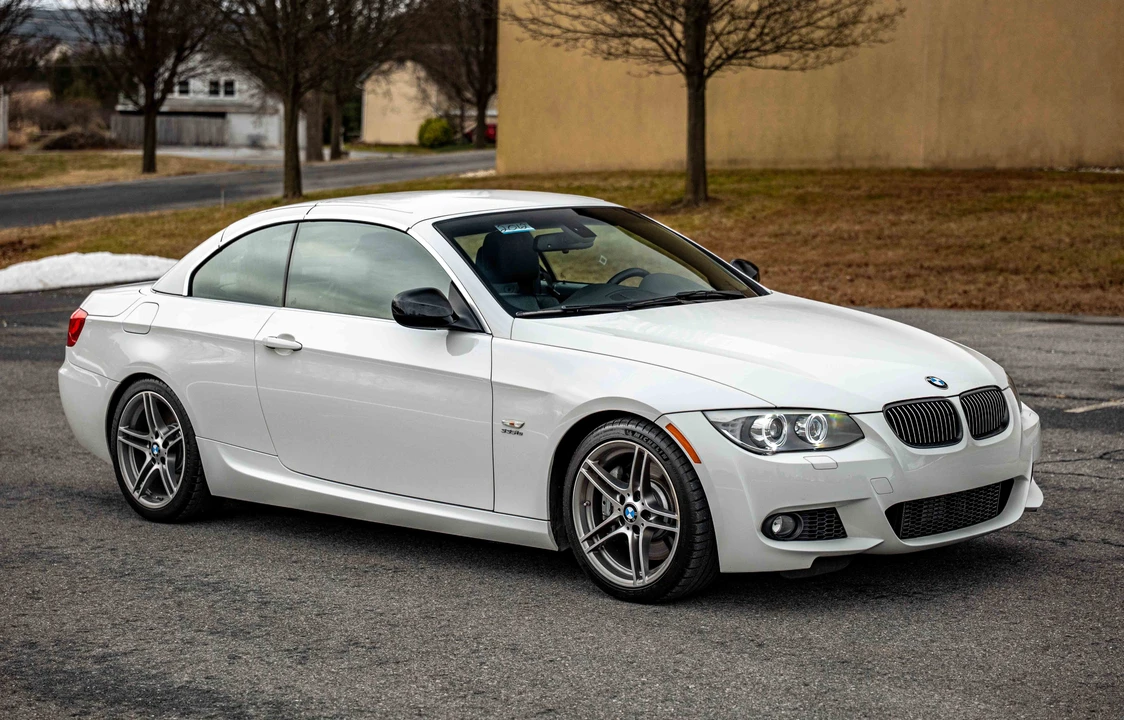 2011 BMW E93 335i Convertible - Image 4 of 31
