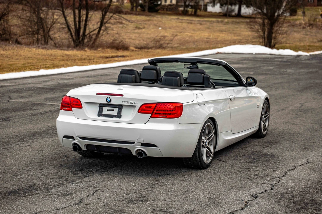 2011 BMW E93 335i Convertible - Image 15 of 31