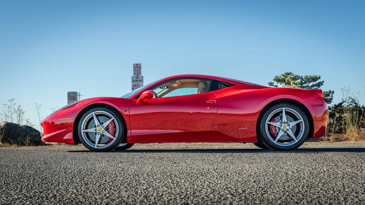 2011 Ferrari 458 Italia - Image 8 of 31