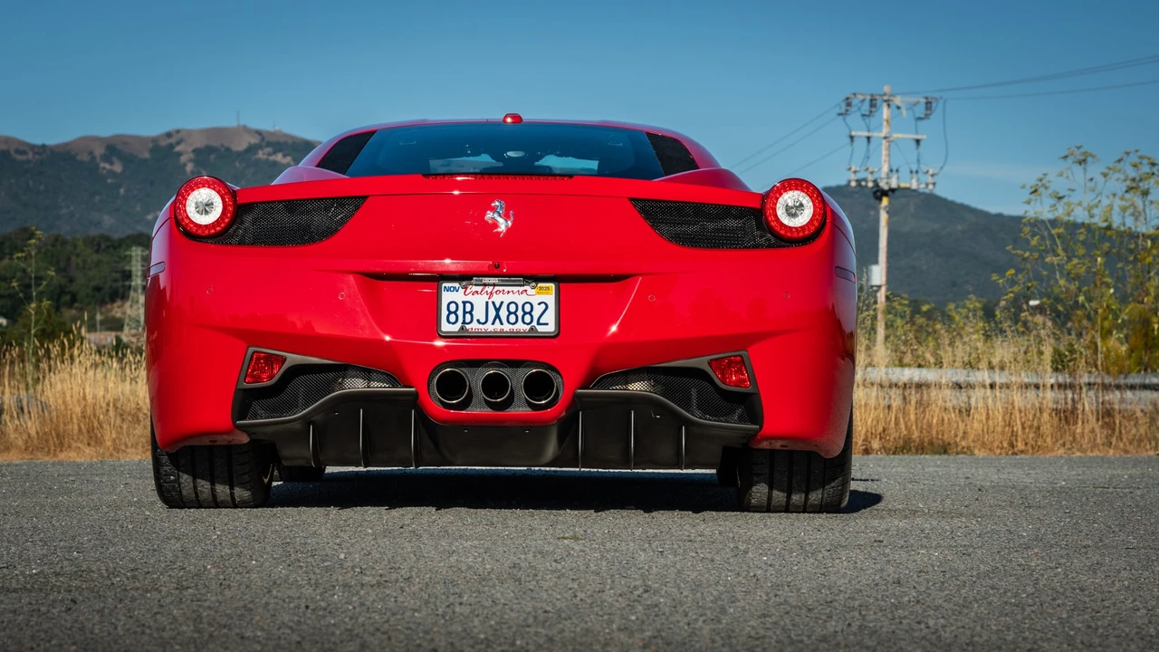 2011 Ferrari 458 Italia - Image 16 of 31