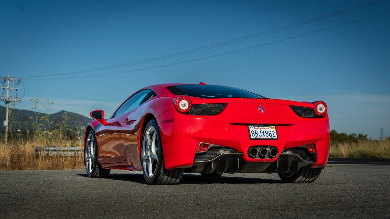 2011 Ferrari 458 Italia - Image 15 of 31