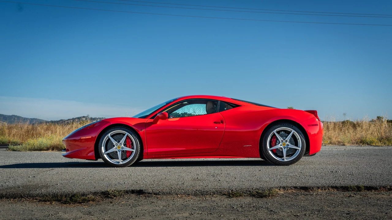 2011 Ferrari 458 Italia - Image 9 of 31