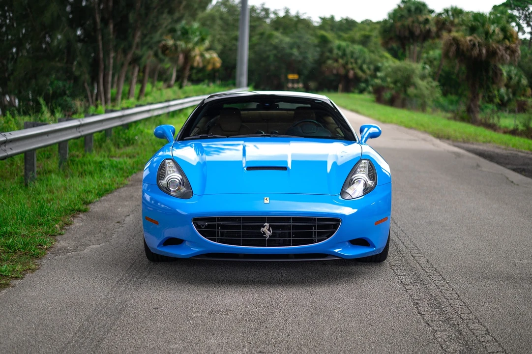 2011 Ferrari California - Image 2 of 31