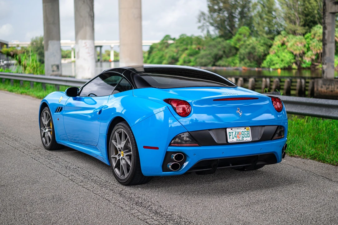 2011 Ferrari California - Image 12 of 31