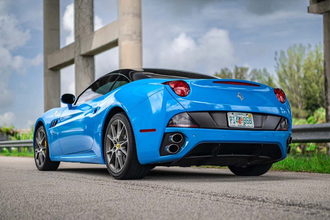 2011 Ferrari California - Image 13 of 31