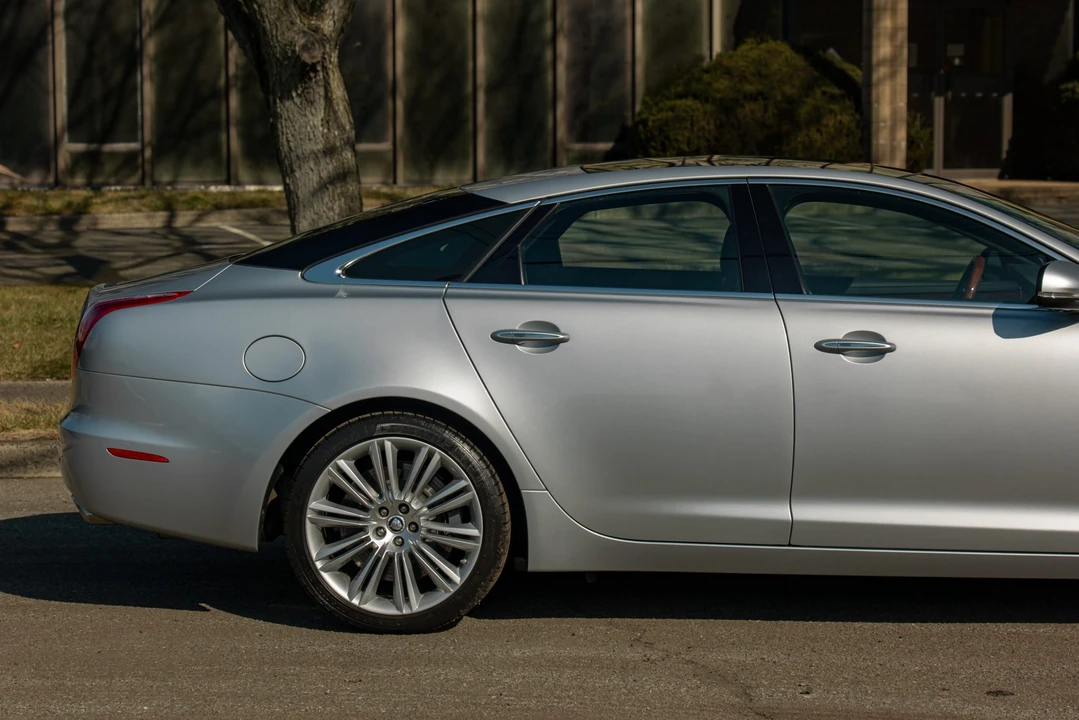 2011 Jaguar X351 XJ - Image 30 of 31