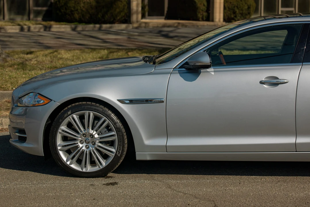 2011 Jaguar X351 XJ - Image 25 of 31
