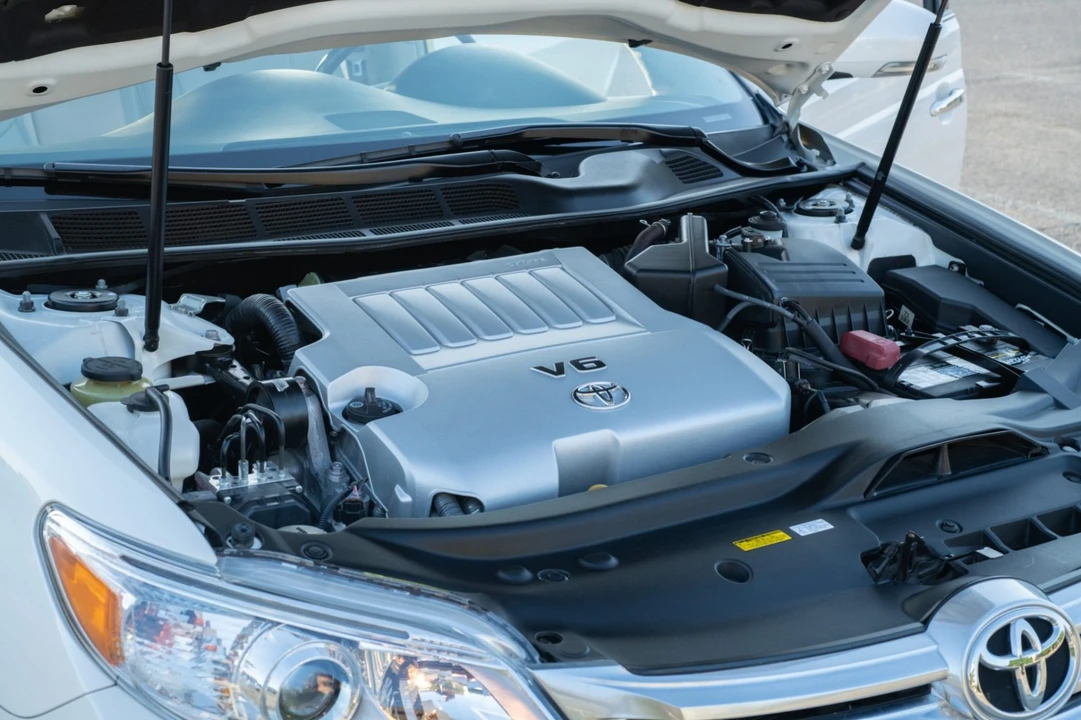 2011 Toyota Avalon 3rd Gen - Image 6 of 7