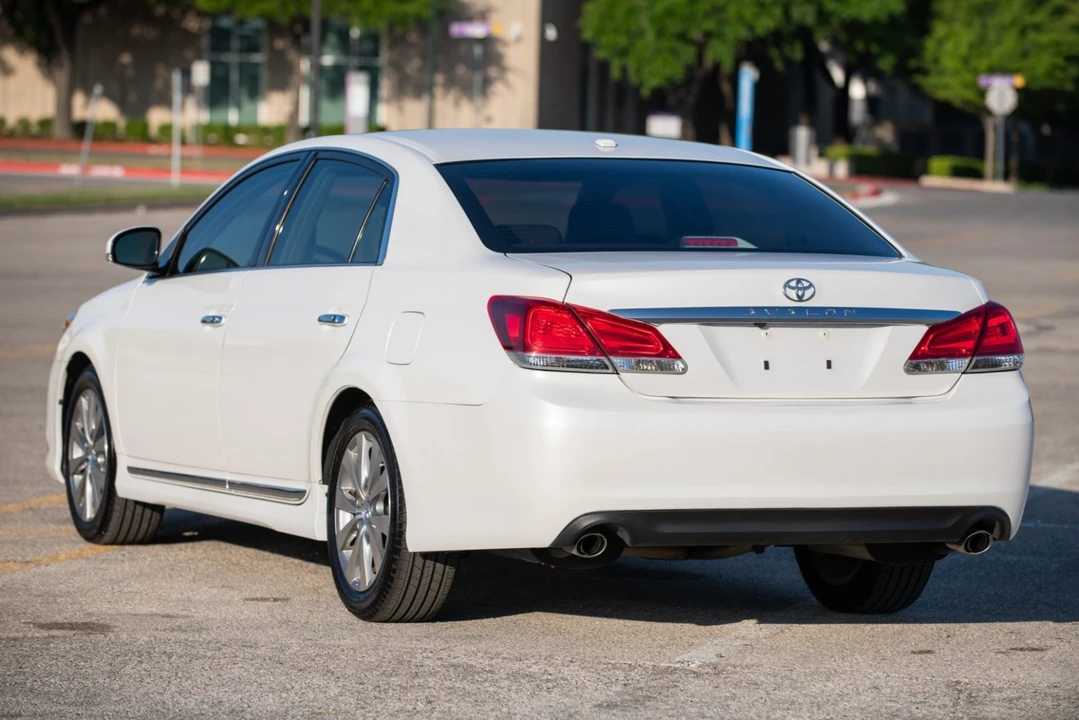 2011 Toyota Avalon 3rd Gen - Image 2 of 7