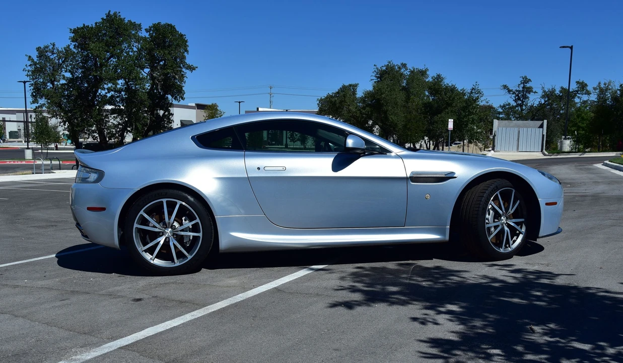 2012 Aston Martin V8 Vantage (2006-2017) - Image 16 of 31
