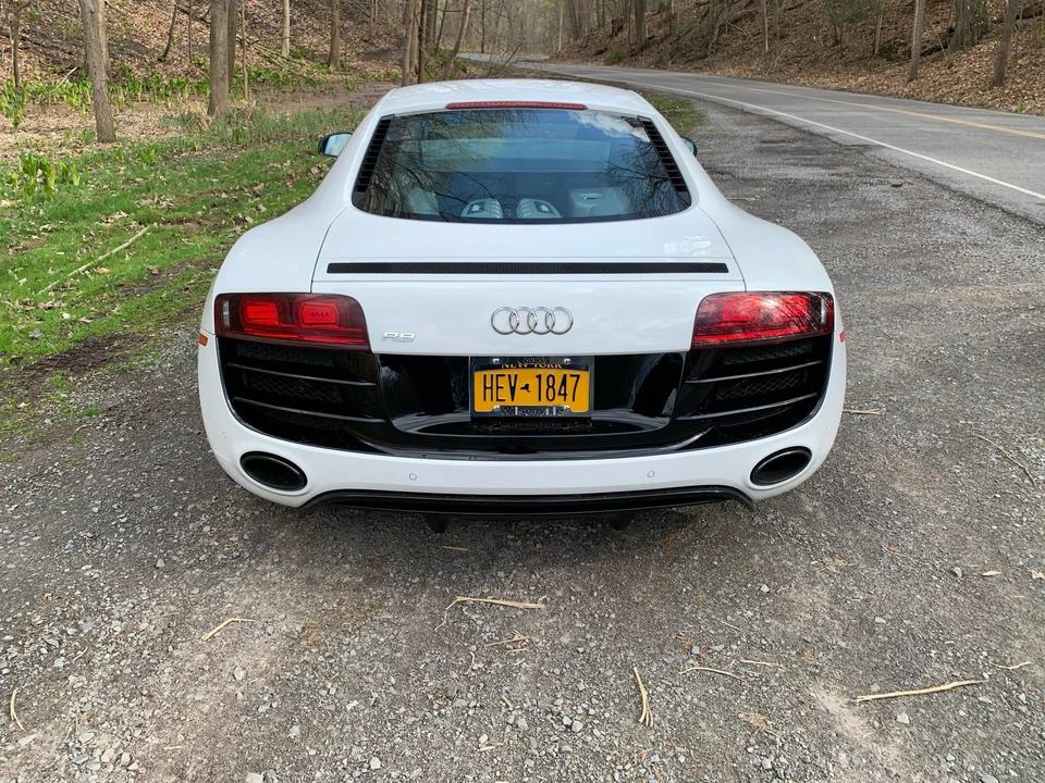 2012 Audi 42 R8 - Image 8 of 31