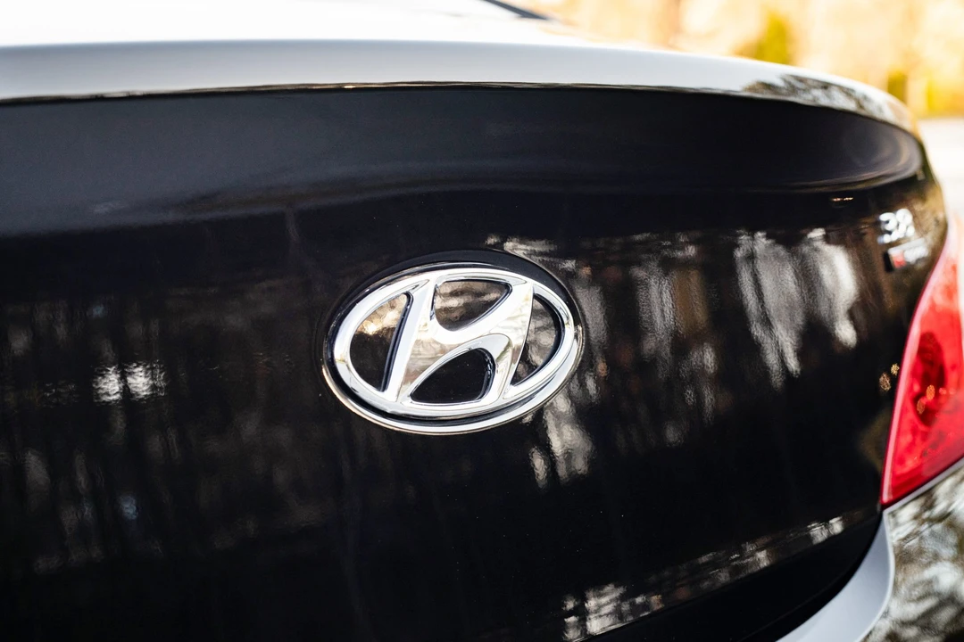 2012 Hyundai Genesis Coupe - Image 29 of 31