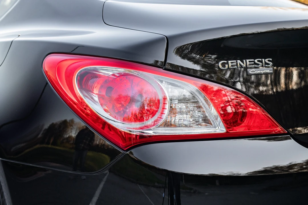 2012 Hyundai Genesis Coupe - Image 27 of 31