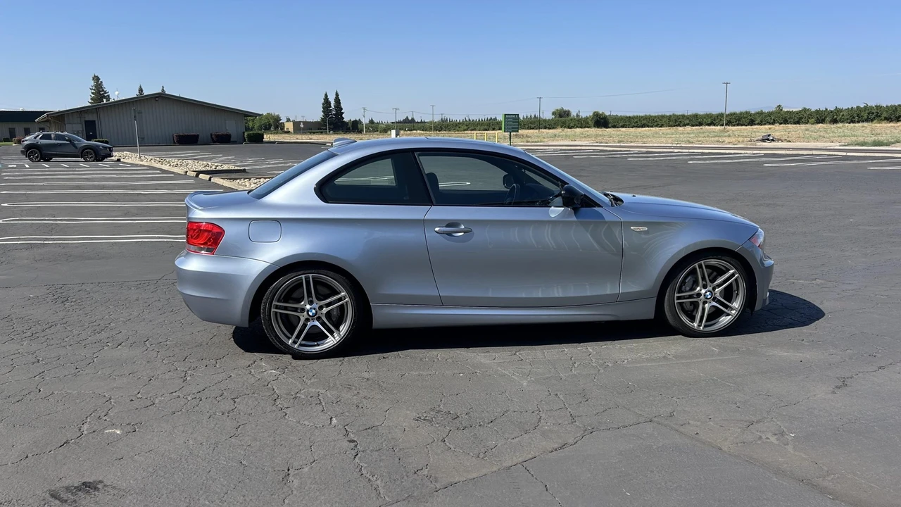 2013 BMW E82 135i & 135is - Image 7 of 31