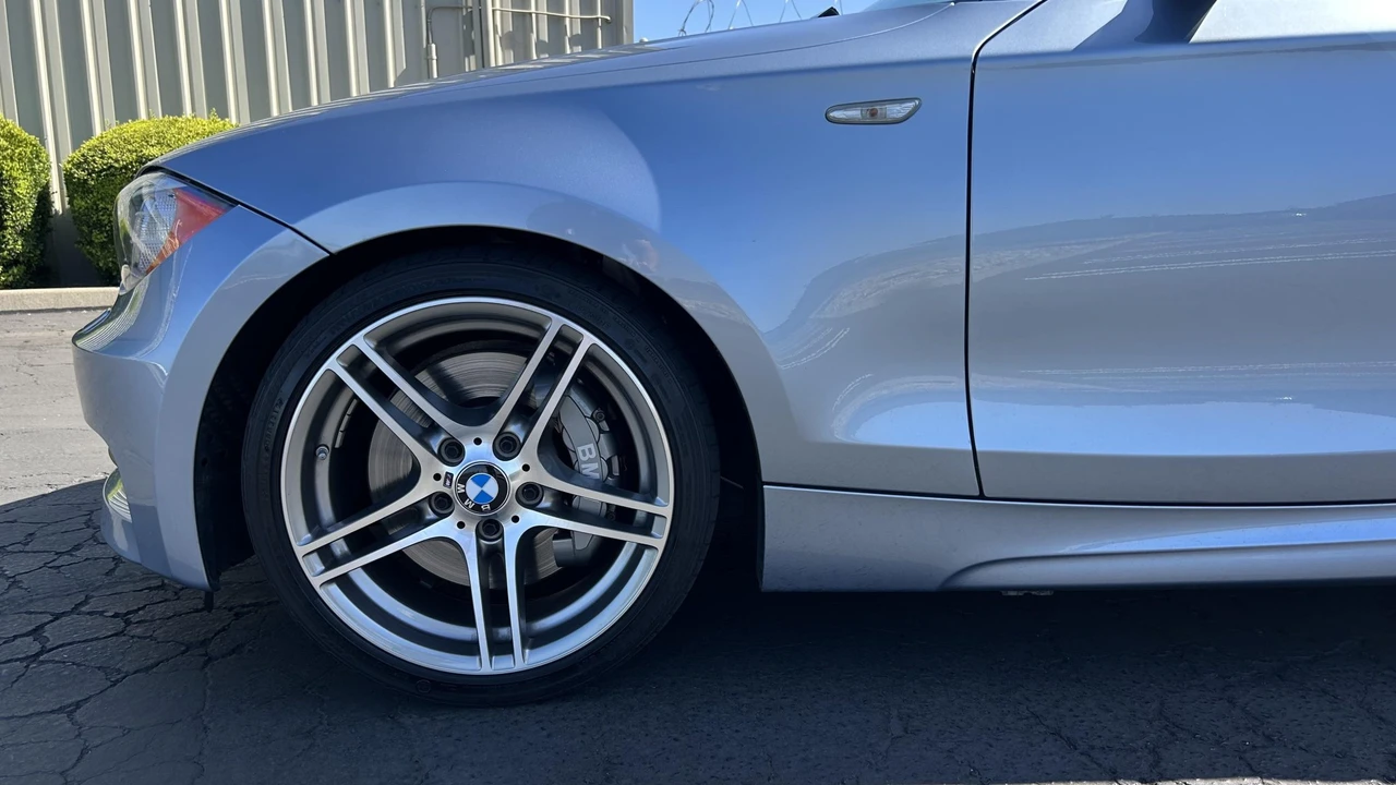 2013 BMW E82 135i & 135is - Image 24 of 31