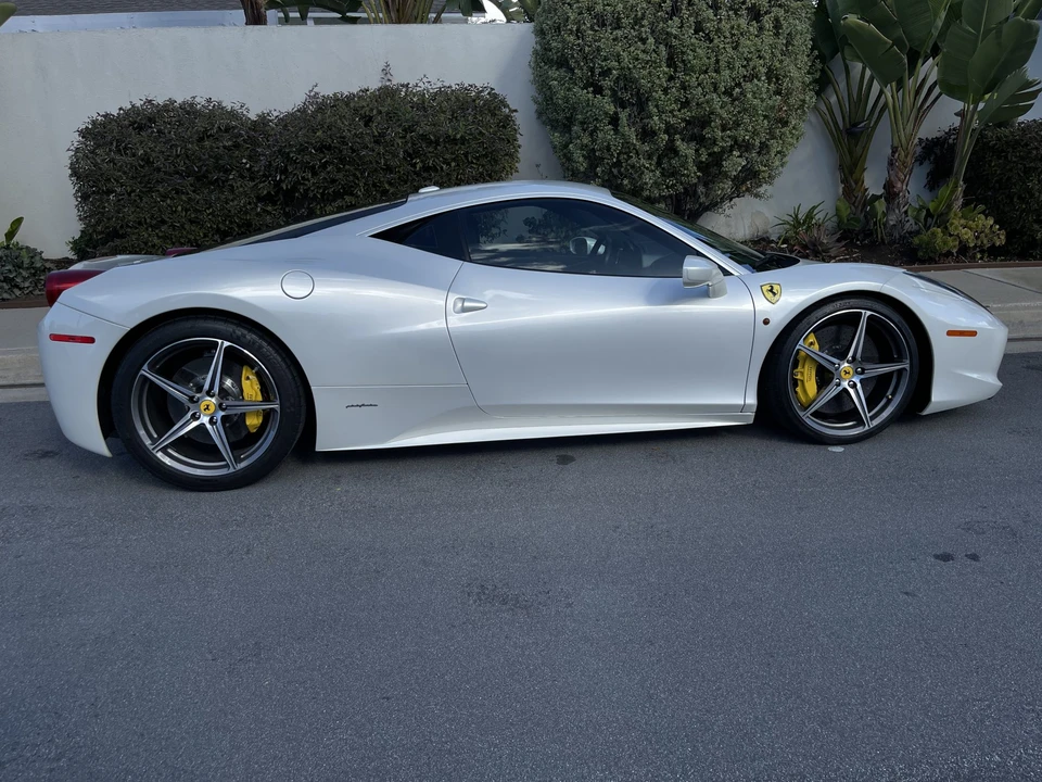 2013 Ferrari 458 Italia - Image 9 of 31