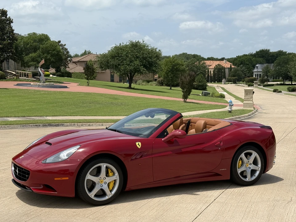 2013 Ferrari California - Image 3 of 31