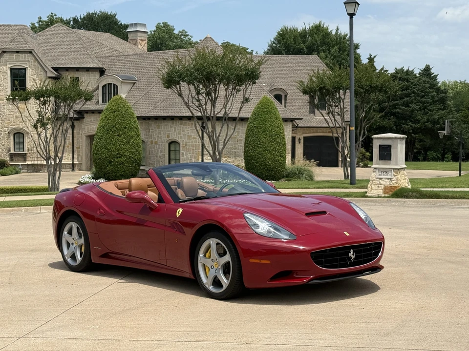 2013 Ferrari California - Image 10 of 31
