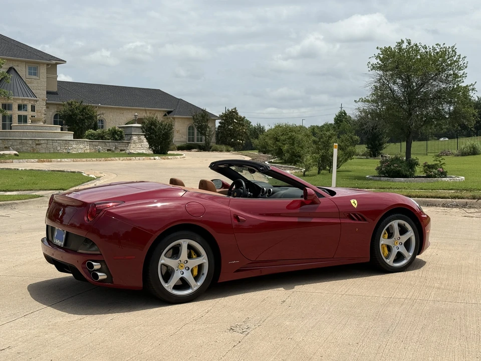 2013 Ferrari California - Image 12 of 31