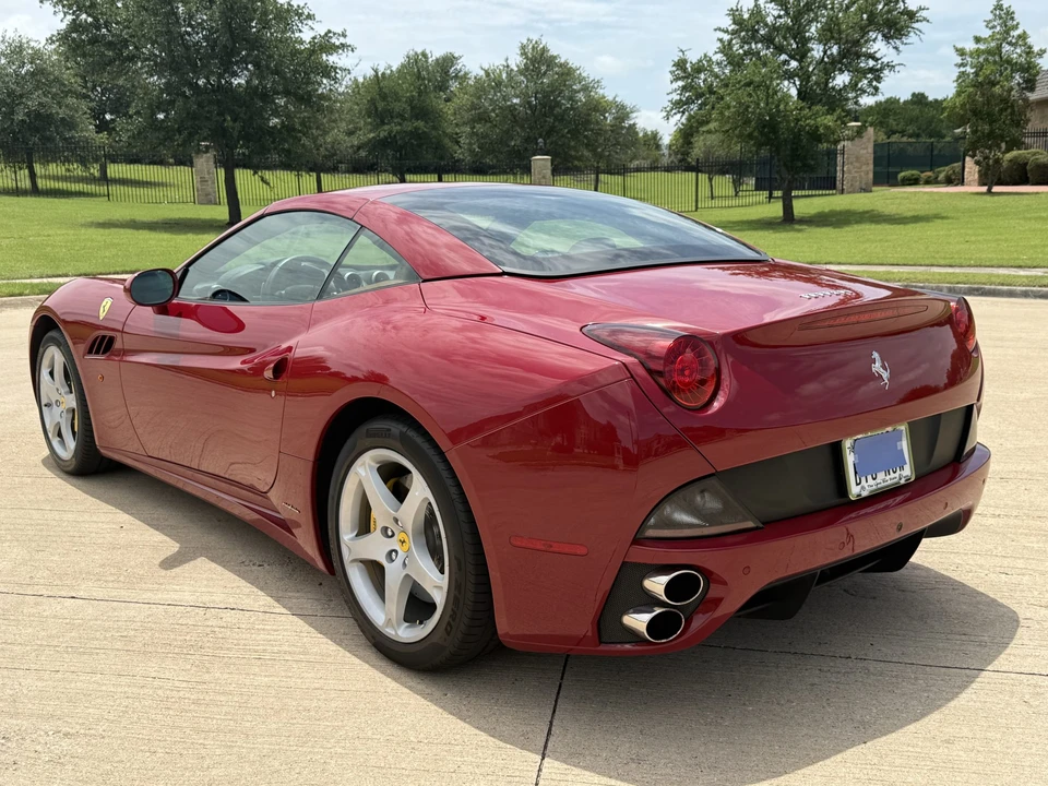 2013 Ferrari California - Image 24 of 31