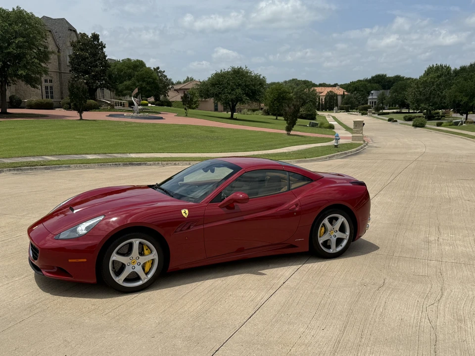 2013 Ferrari California - Image 17 of 31