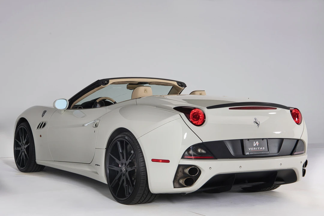 2013 Ferrari California - Image 24 of 31