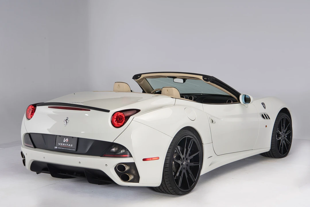 2013 Ferrari California - Image 14 of 31