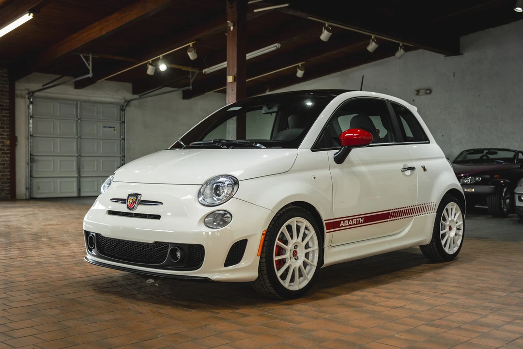 2013 Fiat Abarth 500 - Image 2 of 31