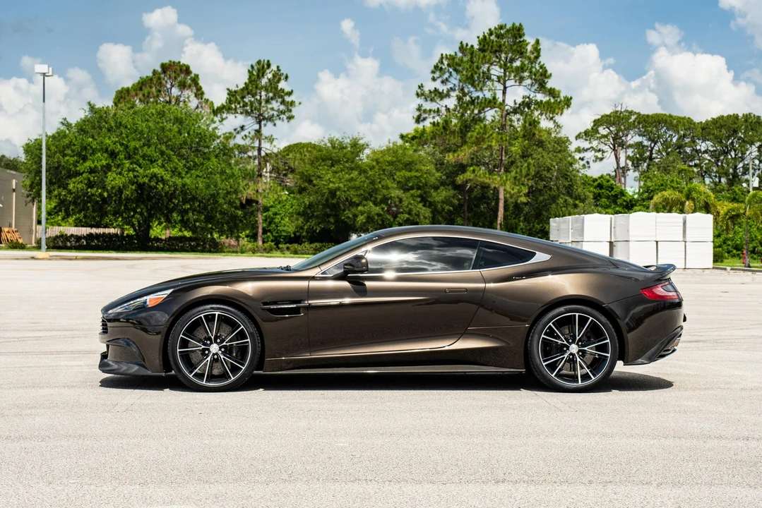 2014 Aston Martin Vanquish 2nd Gen - Image 19 of 31