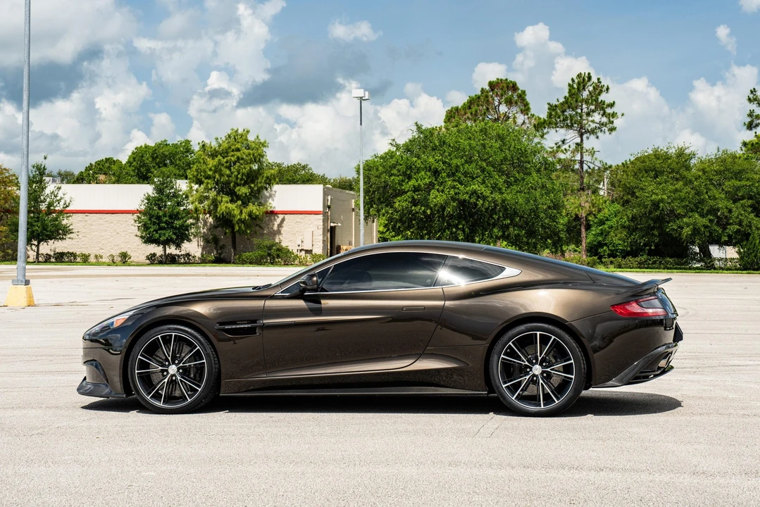 2014 Aston Martin Vanquish 2nd Gen - Image 18 of 31