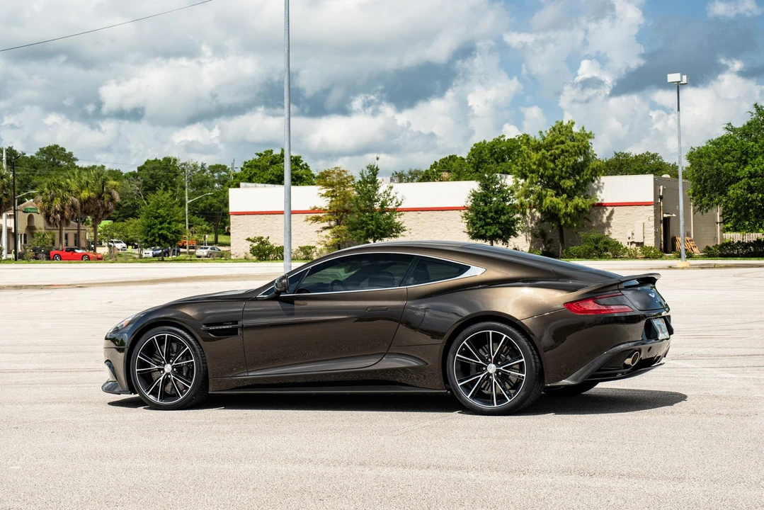 2014 Aston Martin Vanquish 2nd Gen - Image 17 of 31