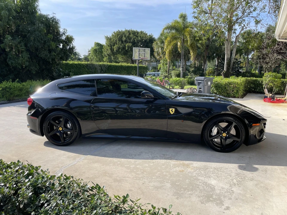 2014 Ferrari FF - Image 8 of 31