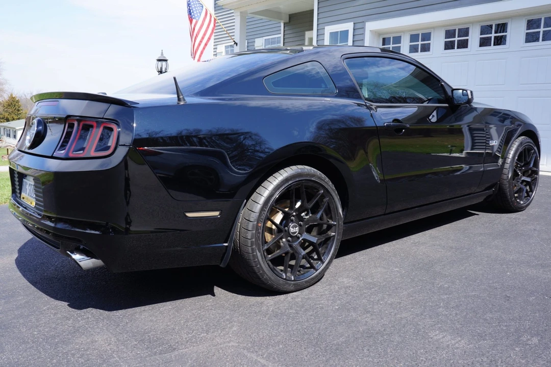 2014 Ford S197 Mustang - Image 2 of 8