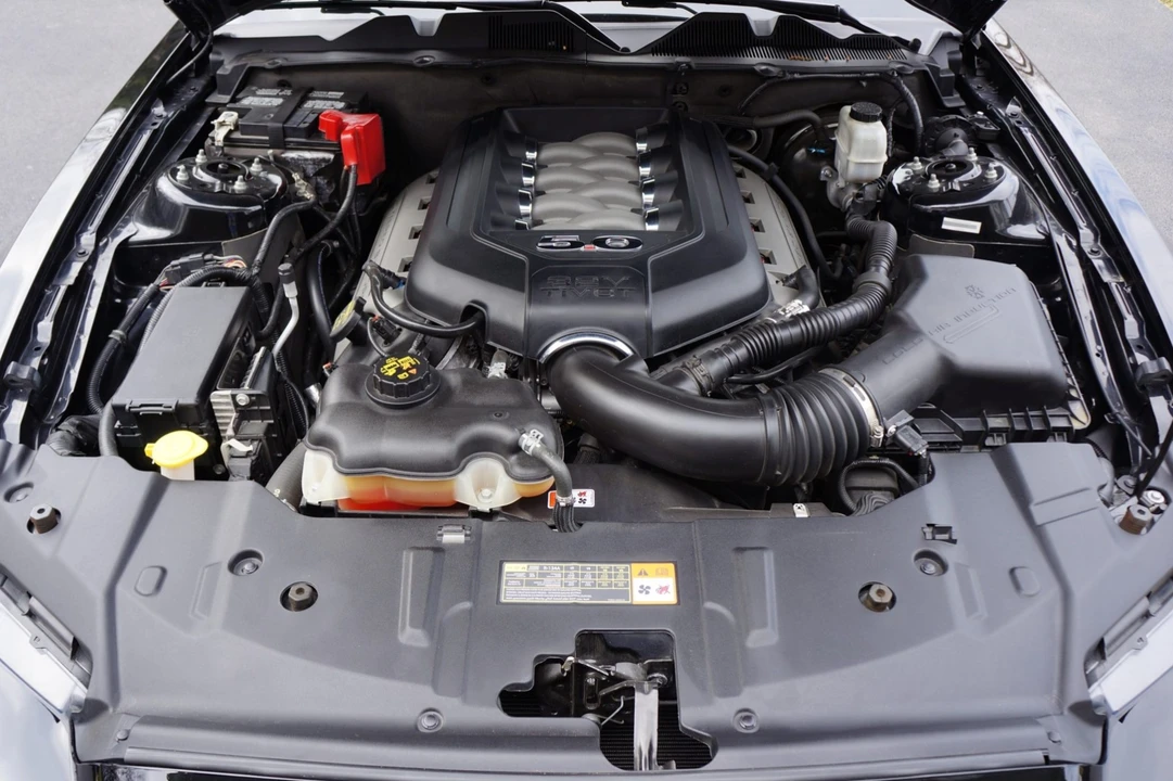 2014 Ford S197 Mustang - Image 6 of 8