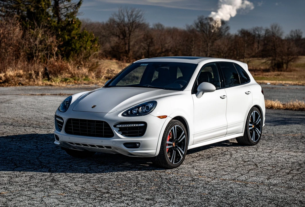 2014 Porsche 958 Cayenne Turbo - Image 3 of 31