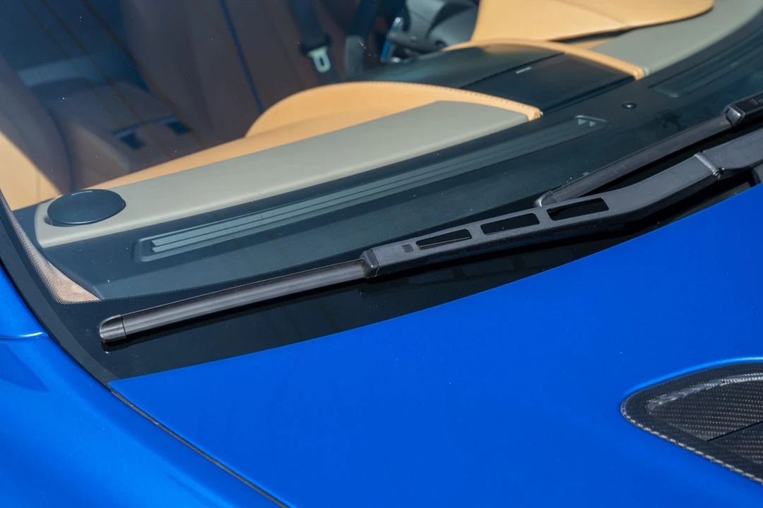 2015 Aston Martin V12 Vantage (2010-2018) - Image 25 of 31