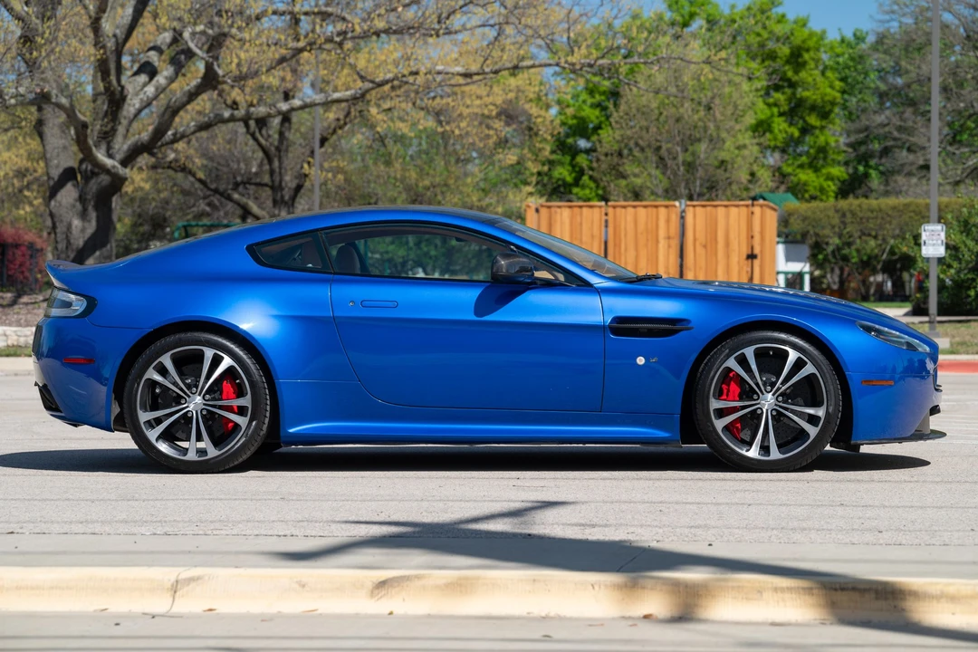 2015 Aston Martin V12 Vantage (2010-2018) - Image 4 of 31